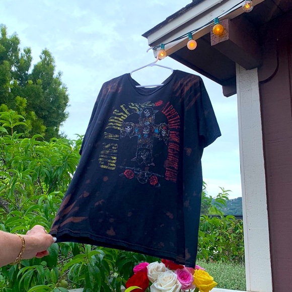 Tops - Rock On 🤘🏻 🎸🎵 Guns n Roses 🌹 Concert Tee